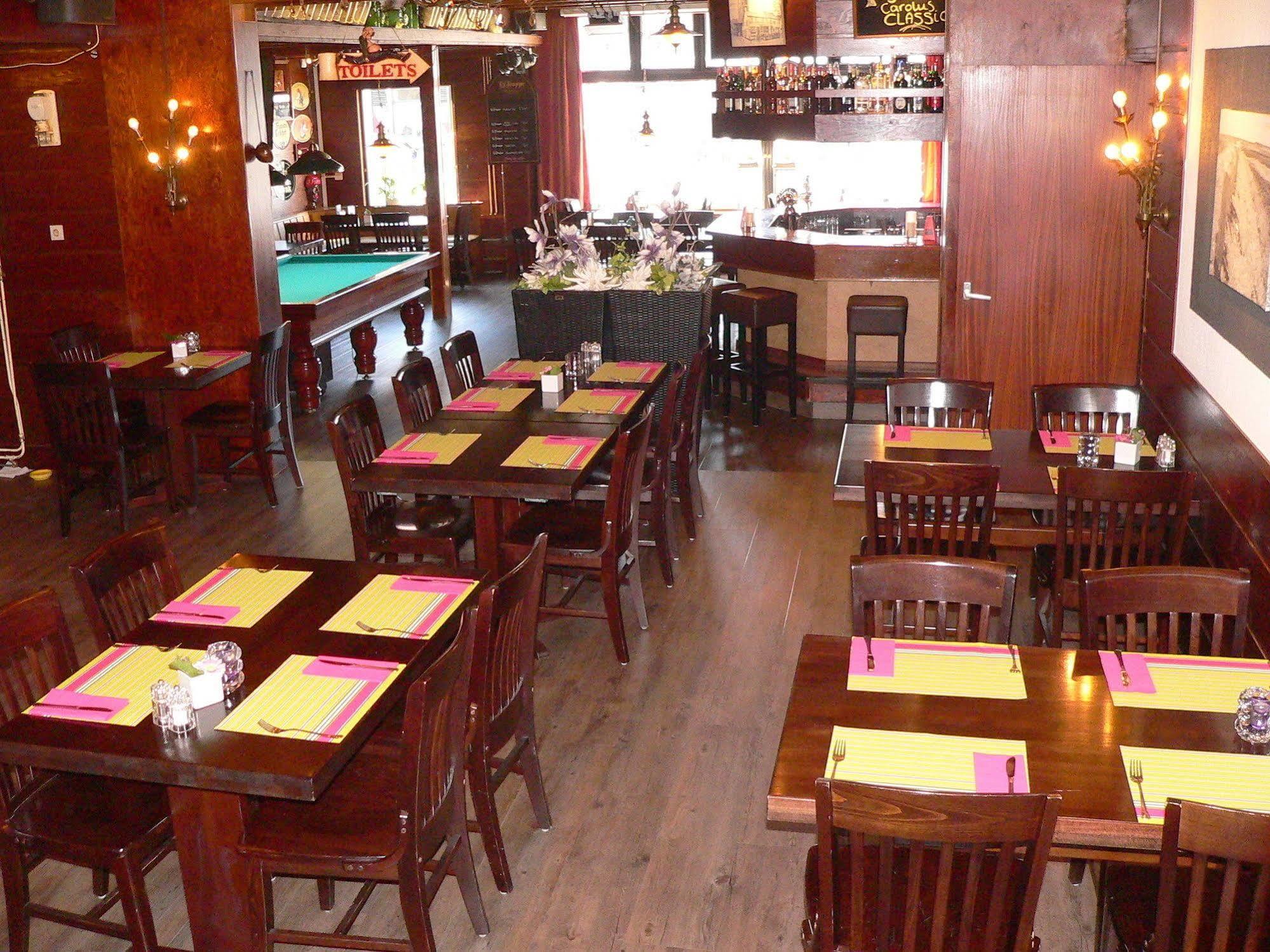 Hotel Cafe Restaurant "De Kroon" Виссенкерке Экстерьер фото